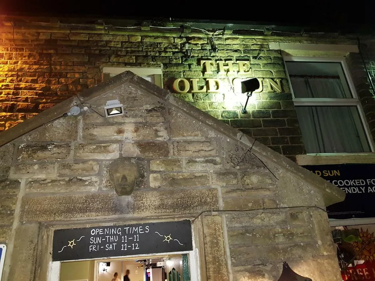 *** לינה וארוחת בוקר האוורת' Old Sun Inn בריטניה